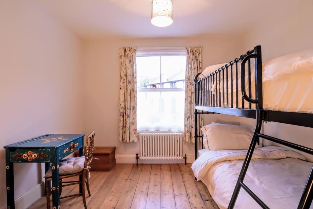 הייסטינגס Cute Cottage 5 Min Walk From Cafes Station And Sea מראה חיצוני תמונה