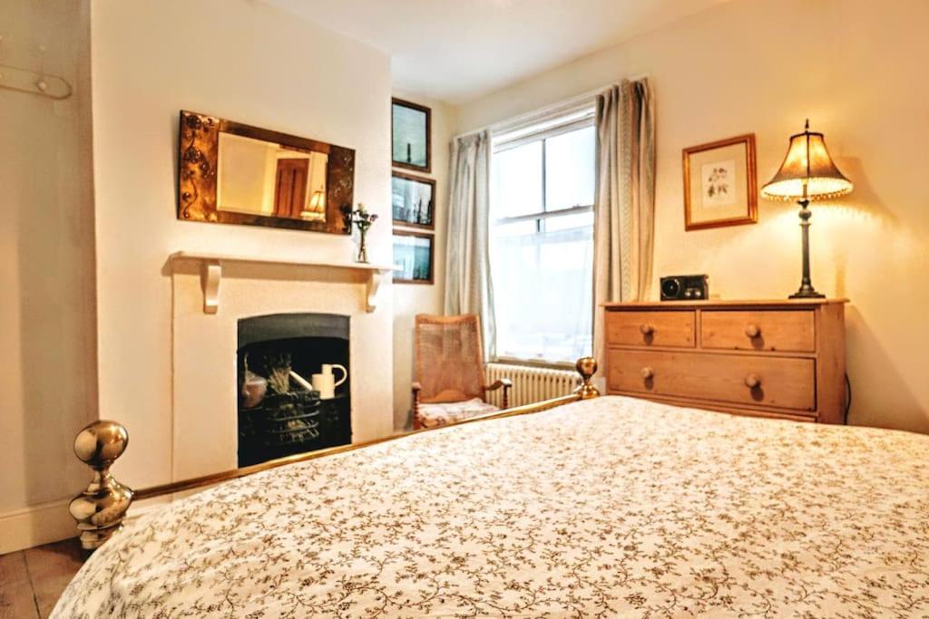 הייסטינגס Cute Cottage 5 Min Walk From Cafes Station And Sea מראה חיצוני תמונה
