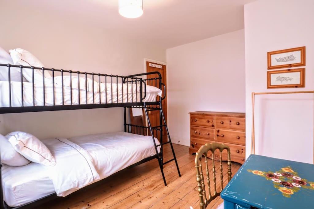 הייסטינגס Cute Cottage 5 Min Walk From Cafes Station And Sea מראה חיצוני תמונה