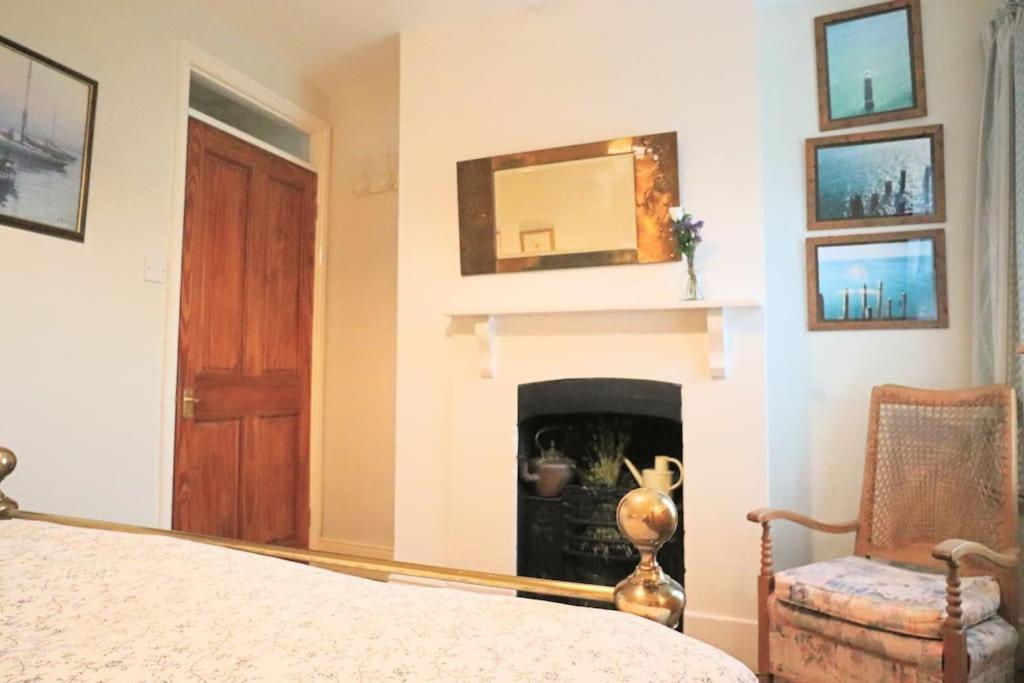 הייסטינגס Cute Cottage 5 Min Walk From Cafes Station And Sea מראה חיצוני תמונה