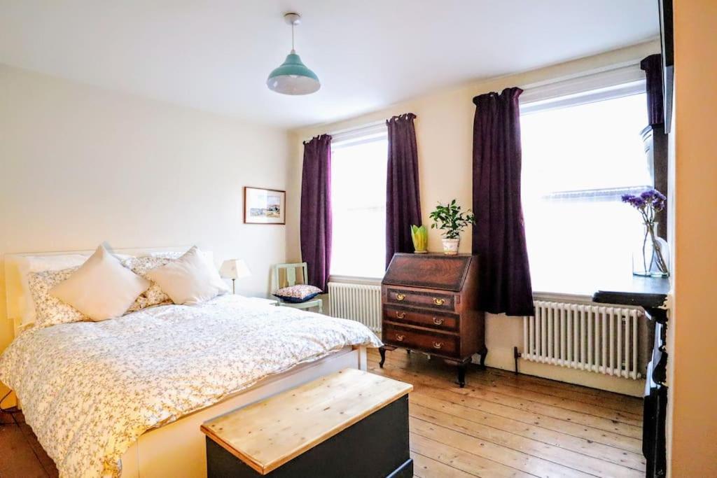 הייסטינגס Cute Cottage 5 Min Walk From Cafes Station And Sea מראה חיצוני תמונה