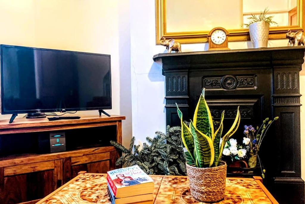 הייסטינגס Cute Cottage 5 Min Walk From Cafes Station And Sea מראה חיצוני תמונה
